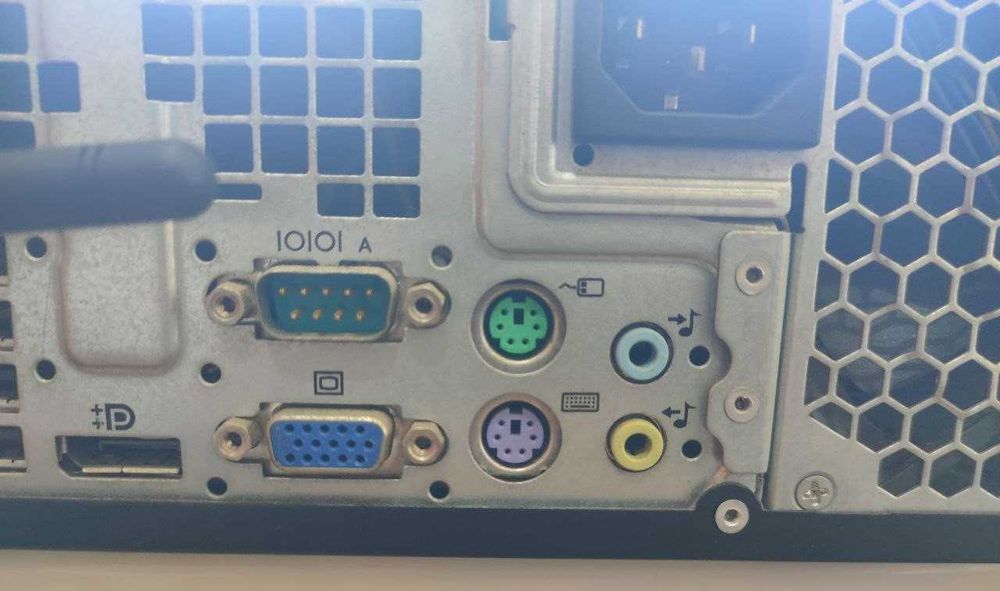 Computador i3 HP 8200 sff elite 6GB ram