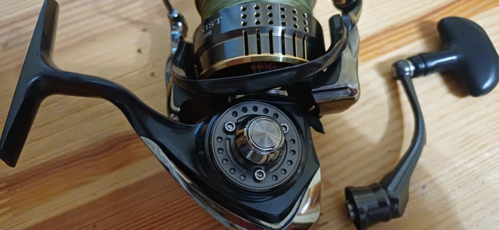 Катушка Daiwa 15 Exist 3000