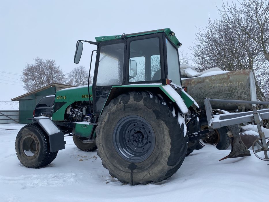 Трактор мтз 80.