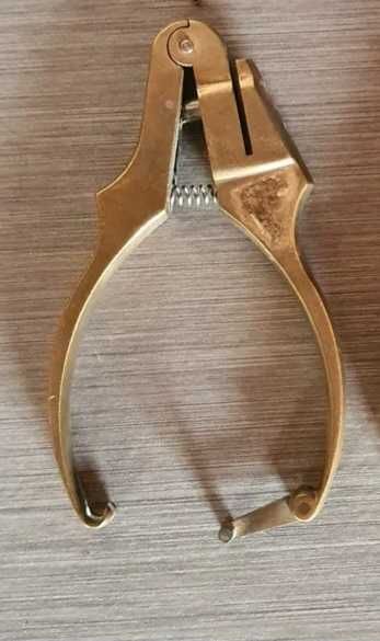 Antigo pica bilhetes carris