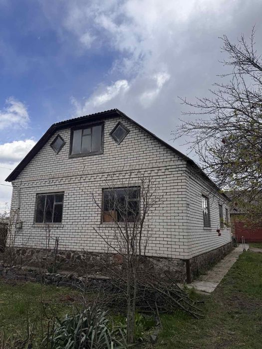 Продам будинок біля річки