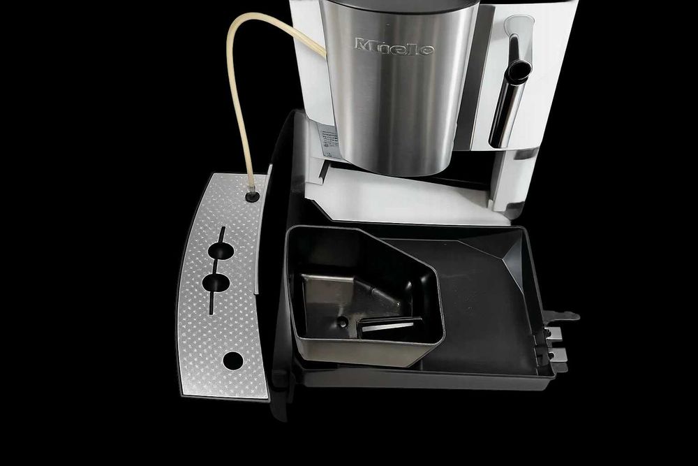 Ekspres do kawy Miele CM 5200 biały menu polskie 15BAR