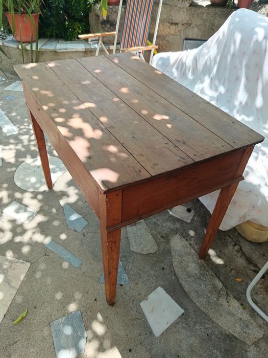 Mesa antiga madeira com gaveta