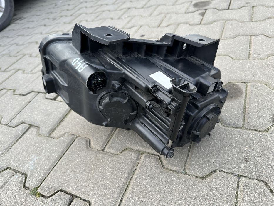 Lampa Prawa Lewa Zwykła Soczewka 8-PIN H7 Hyundai Kona