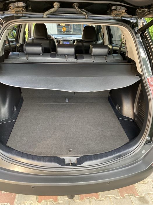 Toyota rav-4.