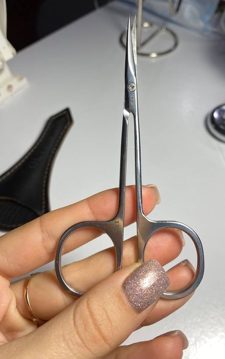 Манікюрні ножниці для кутикули