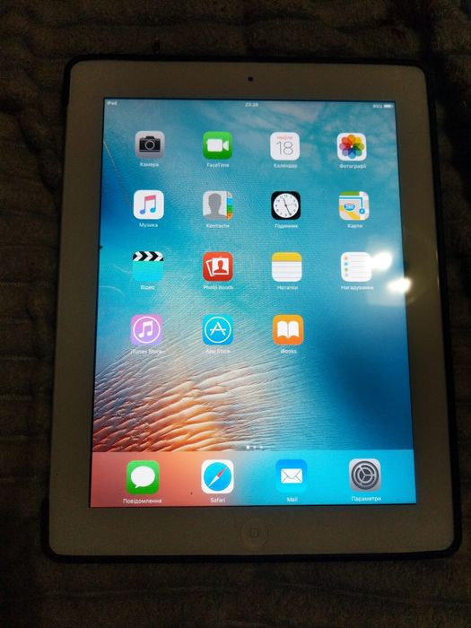 Планшет б/у iPad.