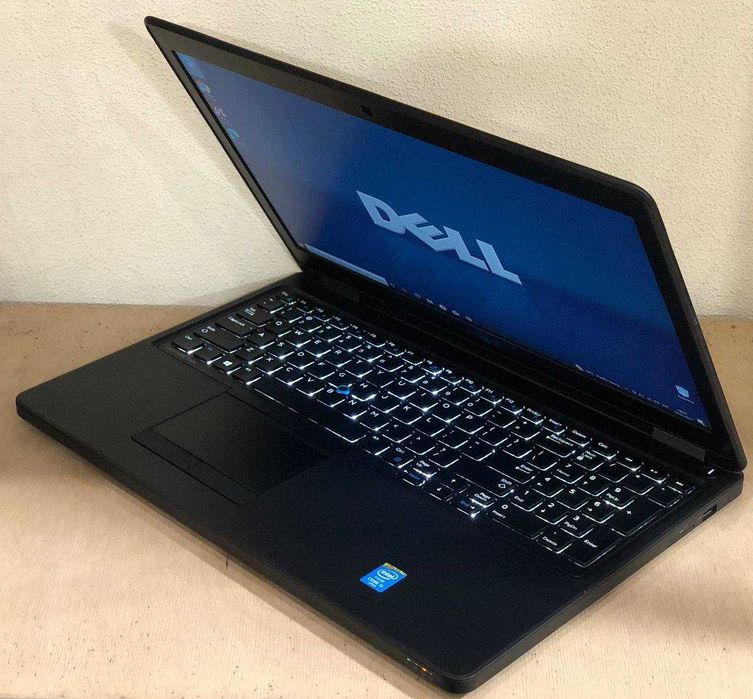Ноутбук DELL Latitude 5550 15.6" HD | i5-5200U | 8GB DDR3 | 256GB SSD