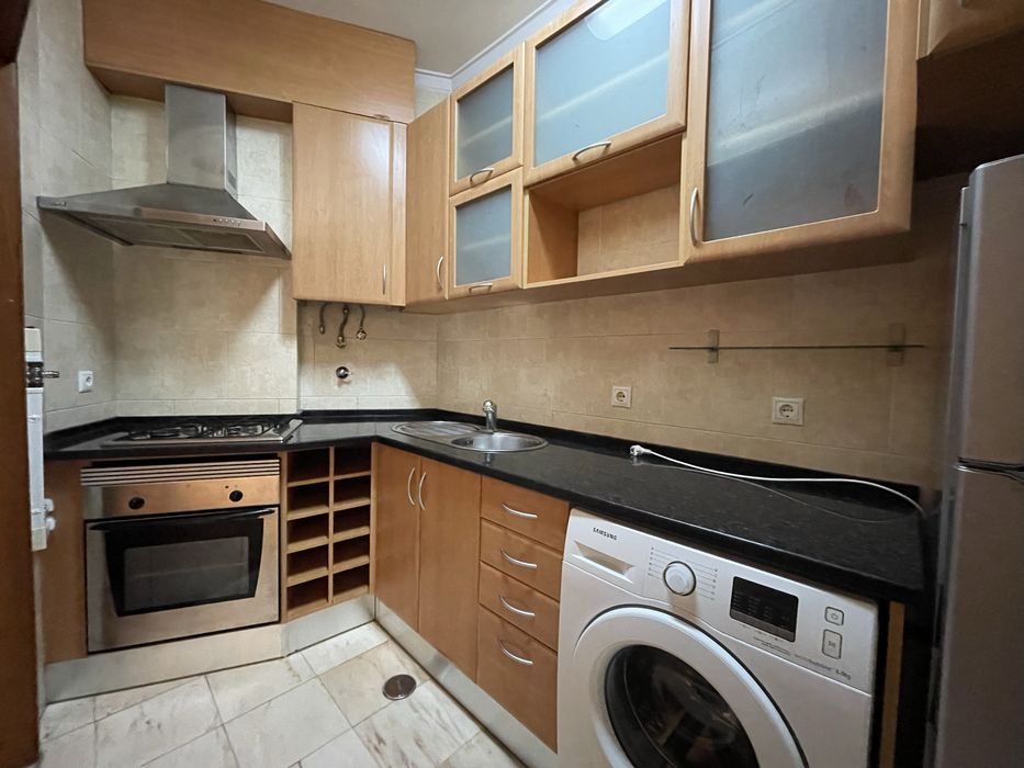 T1 Lumiar Quinta Lavadeiras, excelente, kichenett equipada, vista desafogada.  950€