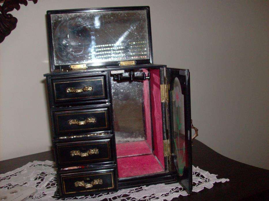 Guarda joias moldura e prato