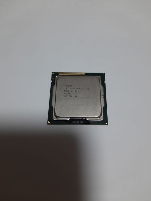 Процессор Intel S1155 Xeon E3-1220.