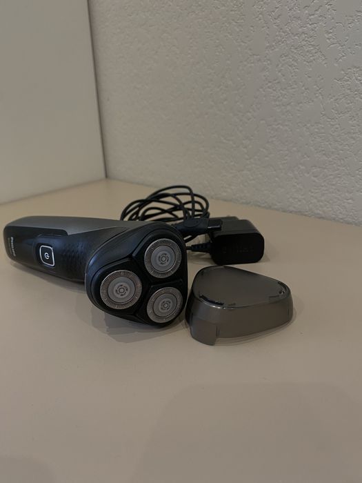 Електробритва Philips S1332