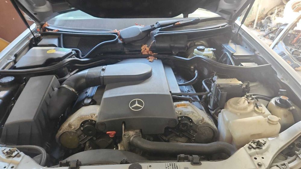Carro Mercedes E4200 V8