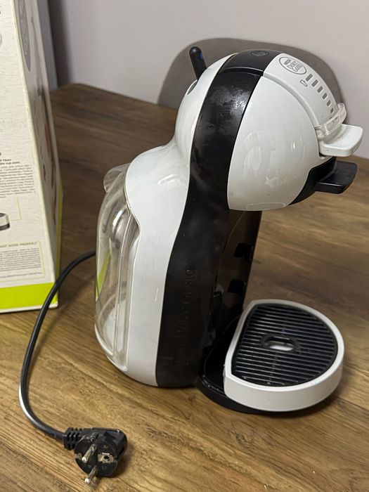 капсульна кавоварка Nescafe Dolce Gusto Mini Me (Black & White}