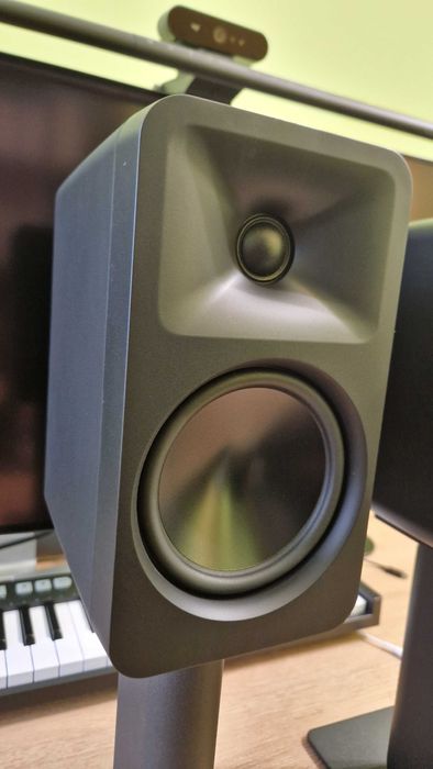 Kanto ORA4 głośniki monitory aktywne bluetooth USB-C