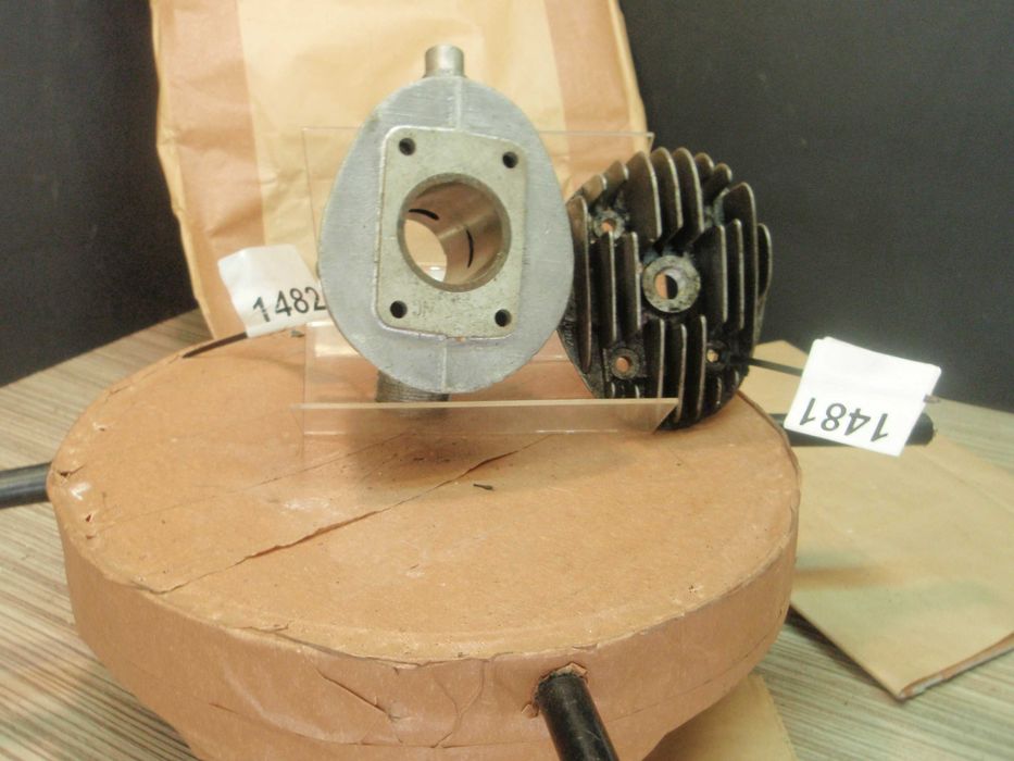 komar sztywniak żak ryś nowy cylinder głowica nominał PRL nr1482