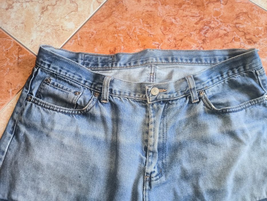 Calças de denim clássico