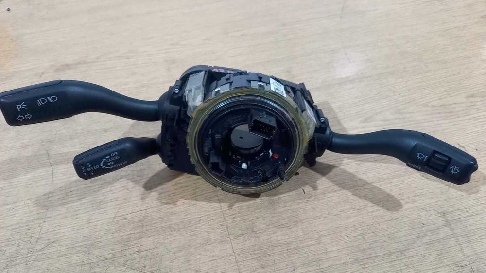 Przełącznik zespolony pająk manetki tempomat taśma AUDI A8 D3