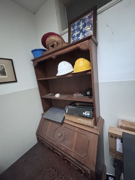 Secretária antiga com estante – madeira maciça entalhada