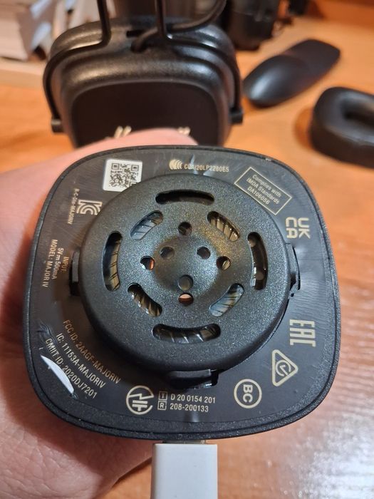 Продаю навушники marshall 4