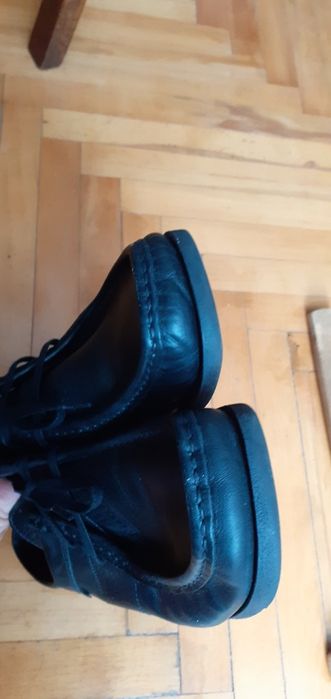 Półbuty Kickers że skóry naturalnej