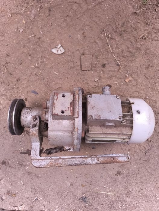 Двигатель к швейной машине 380/220