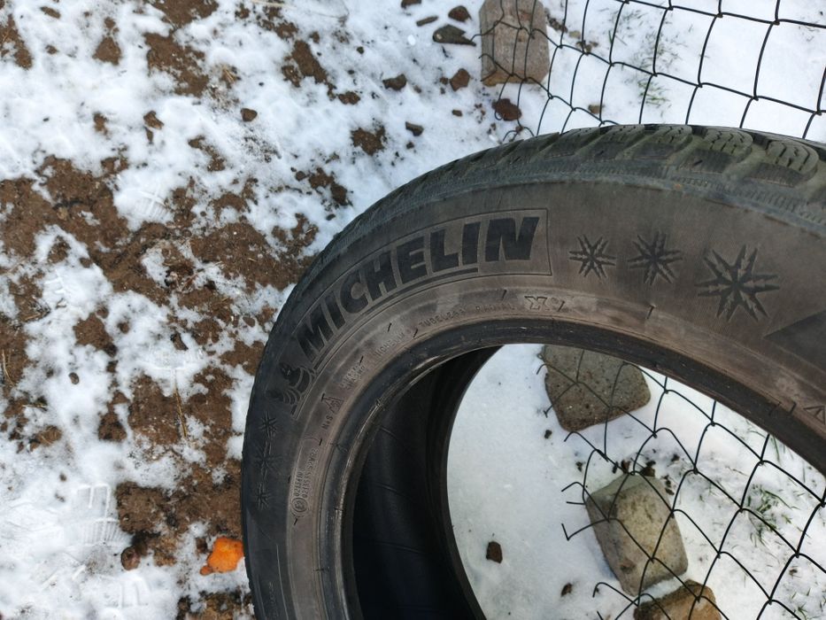 Продаються шини різні