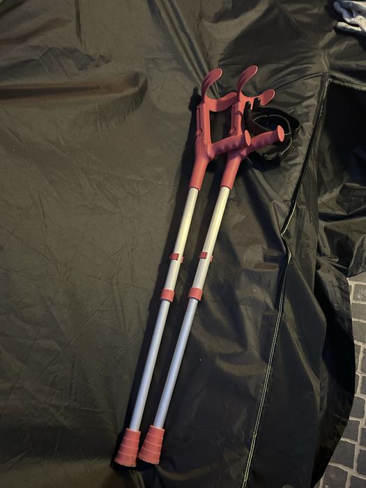 Canadianas / muletas cor de rosa para crianca