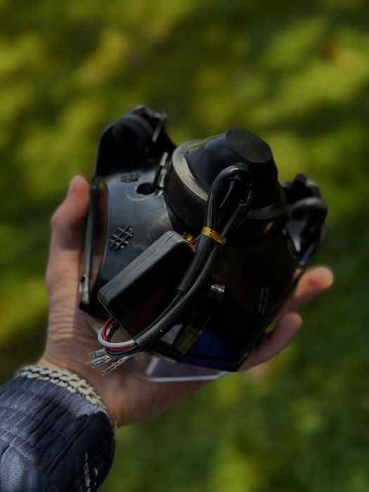 Фара на мотоцикл з лінзою