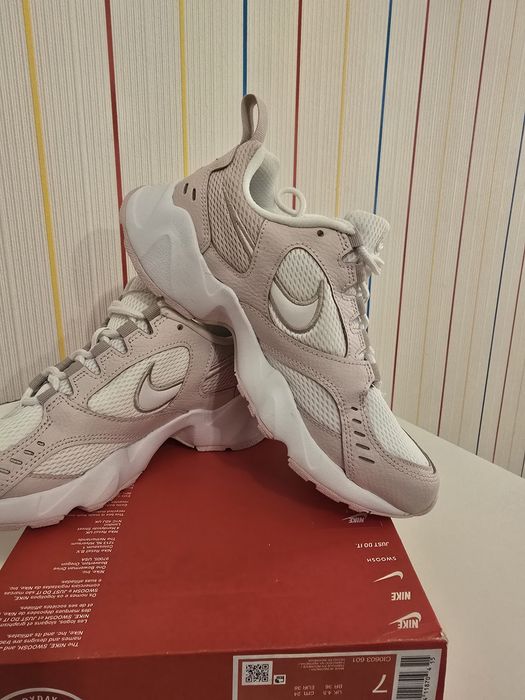 Кросівки жіночі Nike Air heights