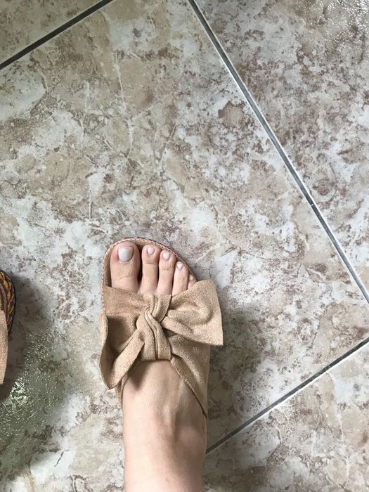 Vendo chinelas 38 como novas