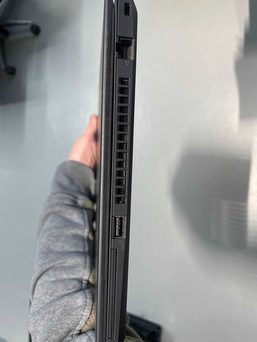 Потужний Lenovo ThinkPad T14 Gen1 (Core i7-10610U\32Gb-DDR4\512Gb-SSD)