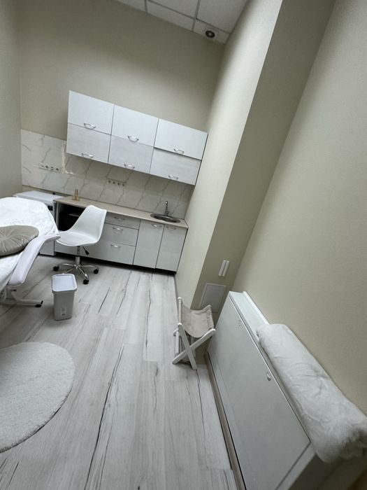 Аренда кабинета косметолога ЦЕНТР с ВОДОЙ /  по мес/на 15 дней в месяц