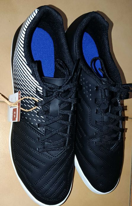 Chuteiras KIPSTA novas tamanho 43