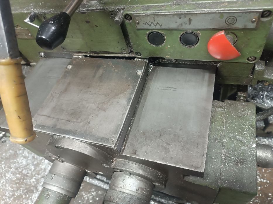 Вертикальний фрезерний станок вф91