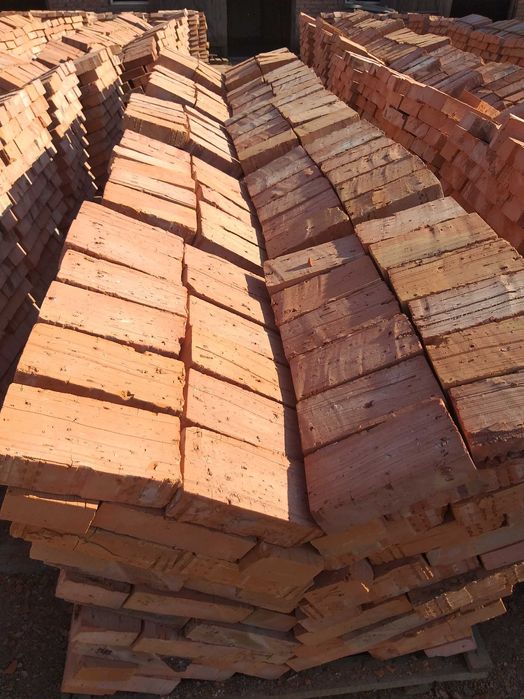 Цегла,Газоблоки,Плити перекриття та ін.Будівництво будинків  ДОЛИНА