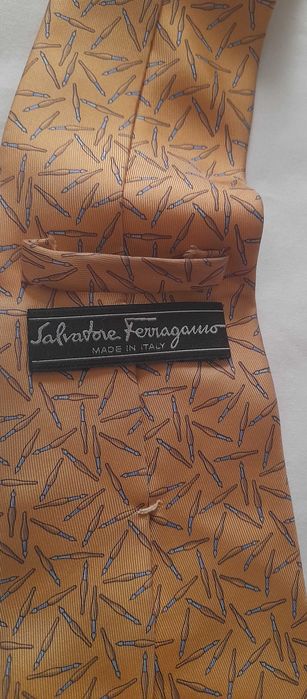 Gravatas diversas marcas