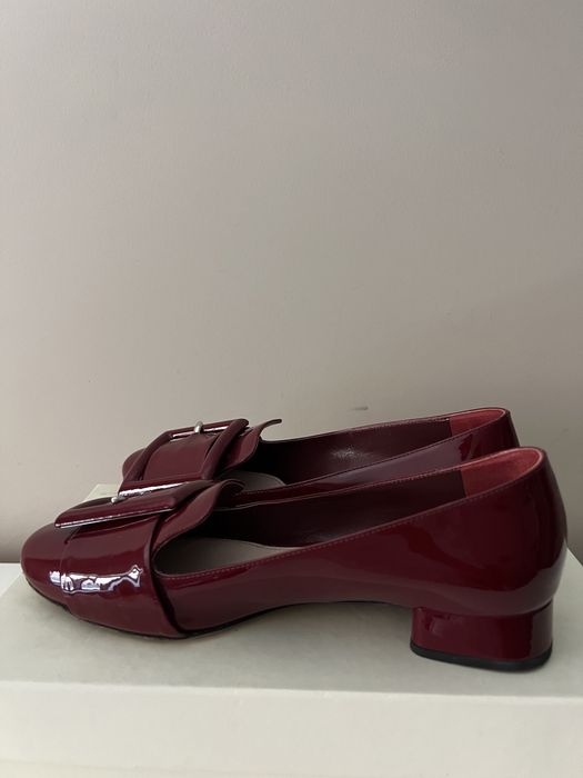 Sapatos Miu Miu em verniz