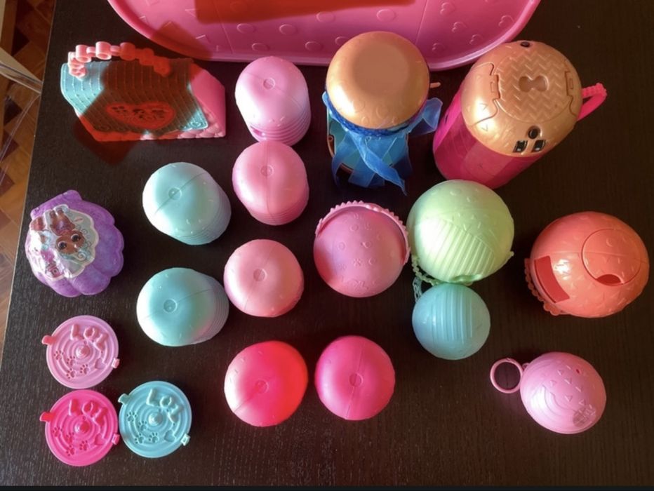 Caixas LOL (bonecas, bebés, pets vendidos à parte)