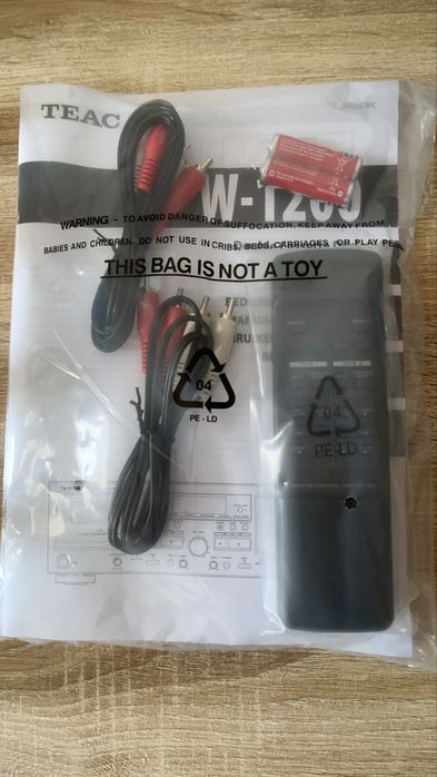 Gravador de Cassetes TEAC W-1200 duplo deck