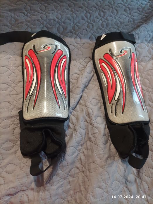 Ochraniacze na kostkę i łydkę