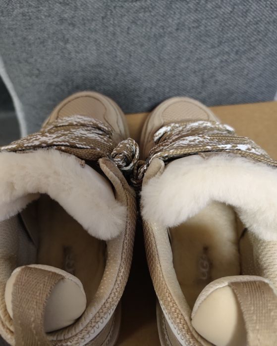 UGG Lowmel Sand 38