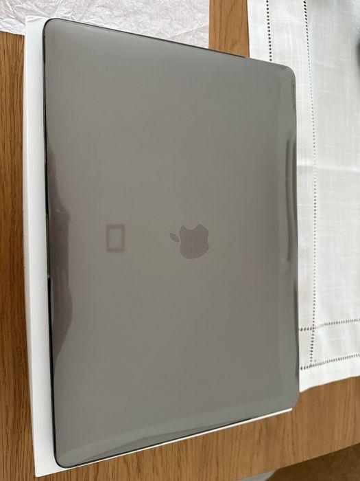 MacBook Pro 15’’ i7 quad, 16gb e Radeon pro 450- TOUCH  BAR