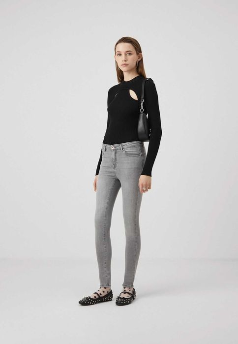 Spodnie damskie, jeansowe - ONLY - rozm. XL/32  (KO2341)
