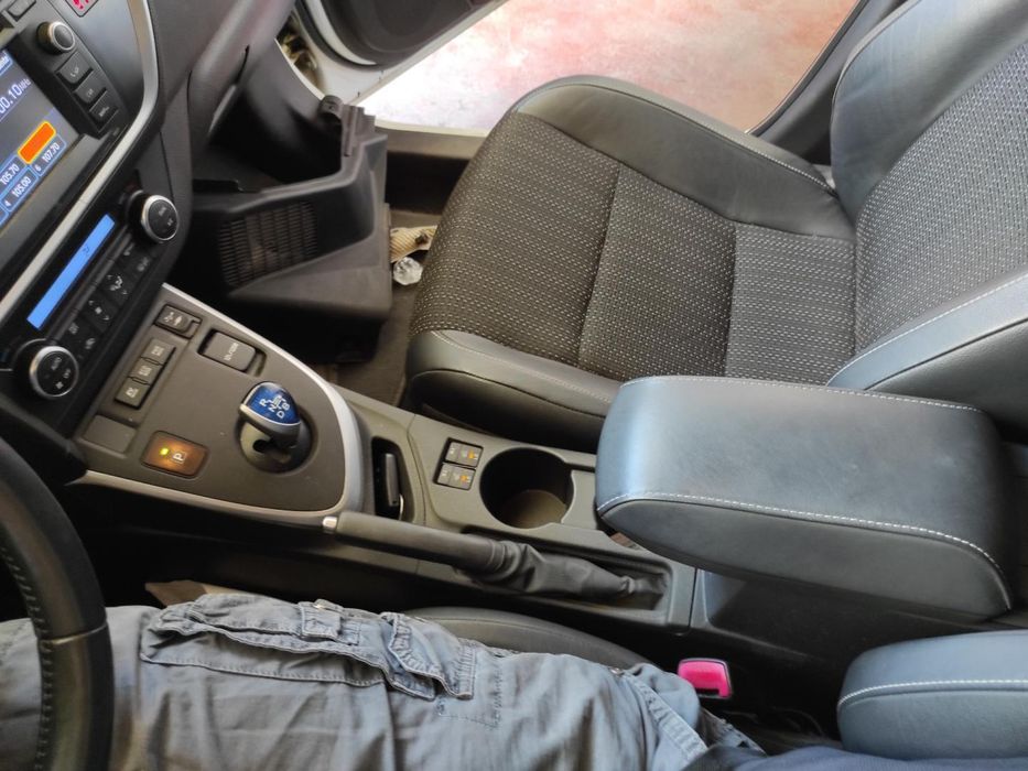 Consola Central Toyota Auris E18