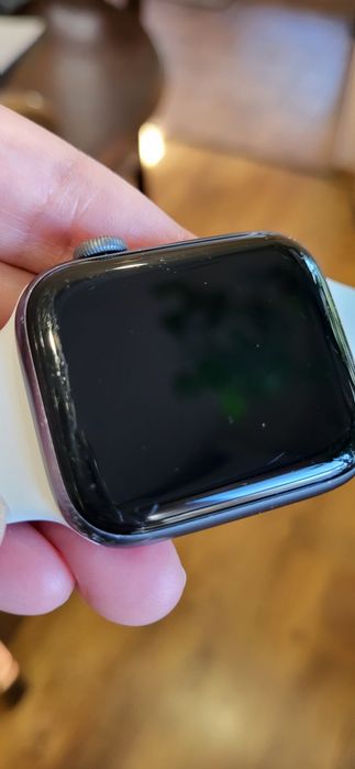 Watch Series 4 44 mm. 2000 гр