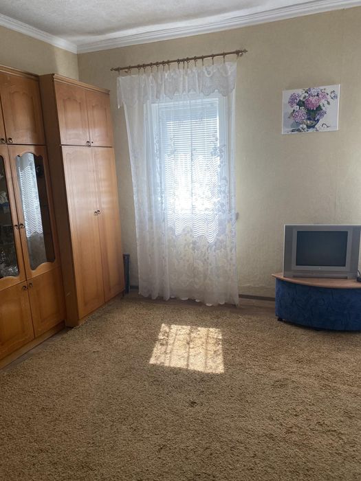 Продається хороший житловий будинок з господарськими спорудами