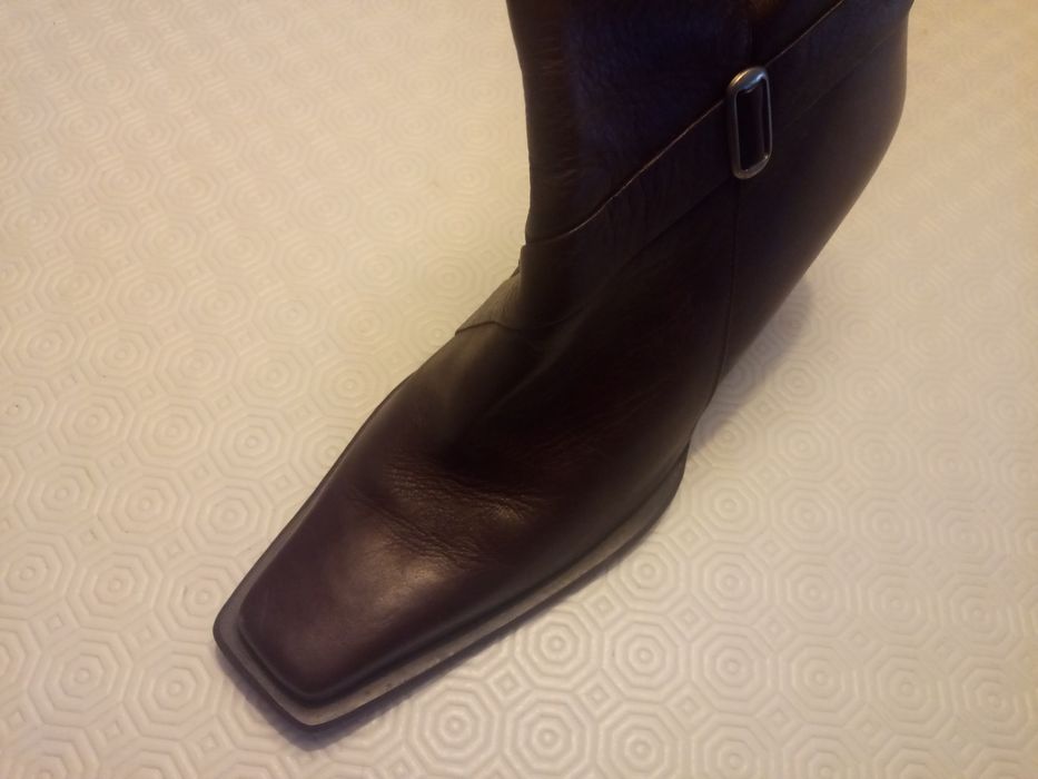 Botas castanhas em pele n.° 37