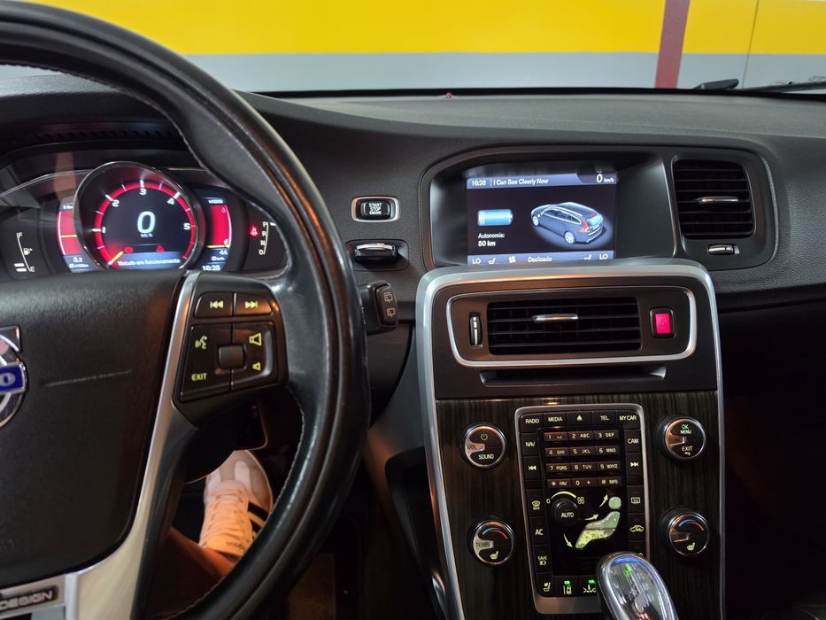 Volvo V60 Hibrida Plug-in D6 AWD