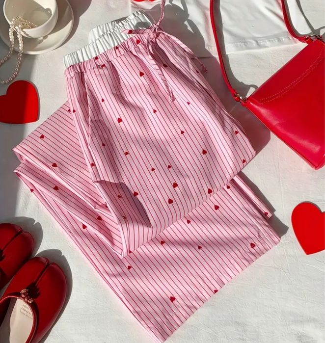 Жіночі рожеві щтани в смужку з червоними сердечками